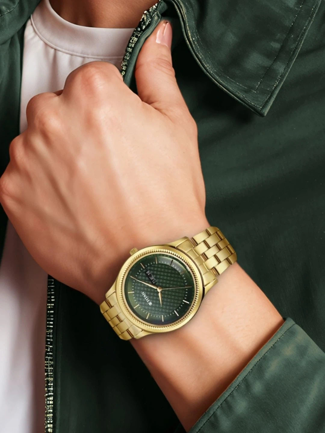 Titan Brass Dial & Stainless Steel Bracelet Style Strap Analogue Watch - 1824YM02