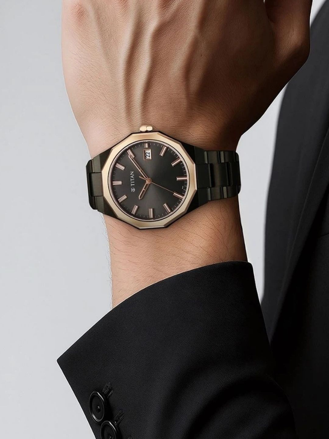 Titan Dodecagon Round Dial Quartz Movement Watch - 90212KM02