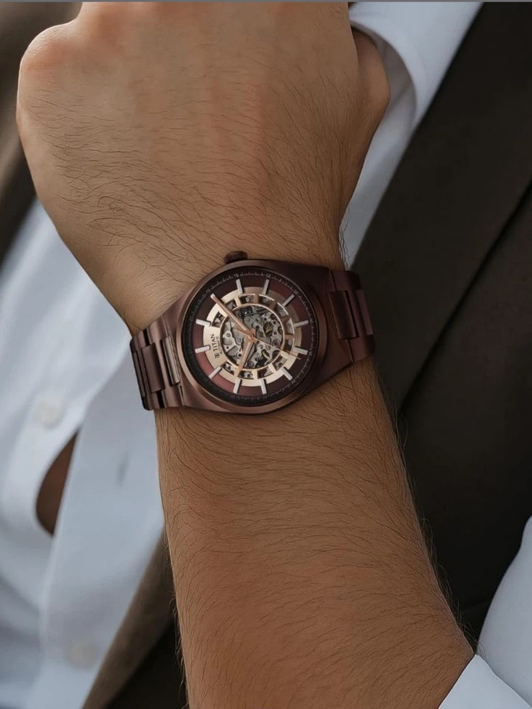 Titan Round Brown Dial Analog Watch - 90221QM01