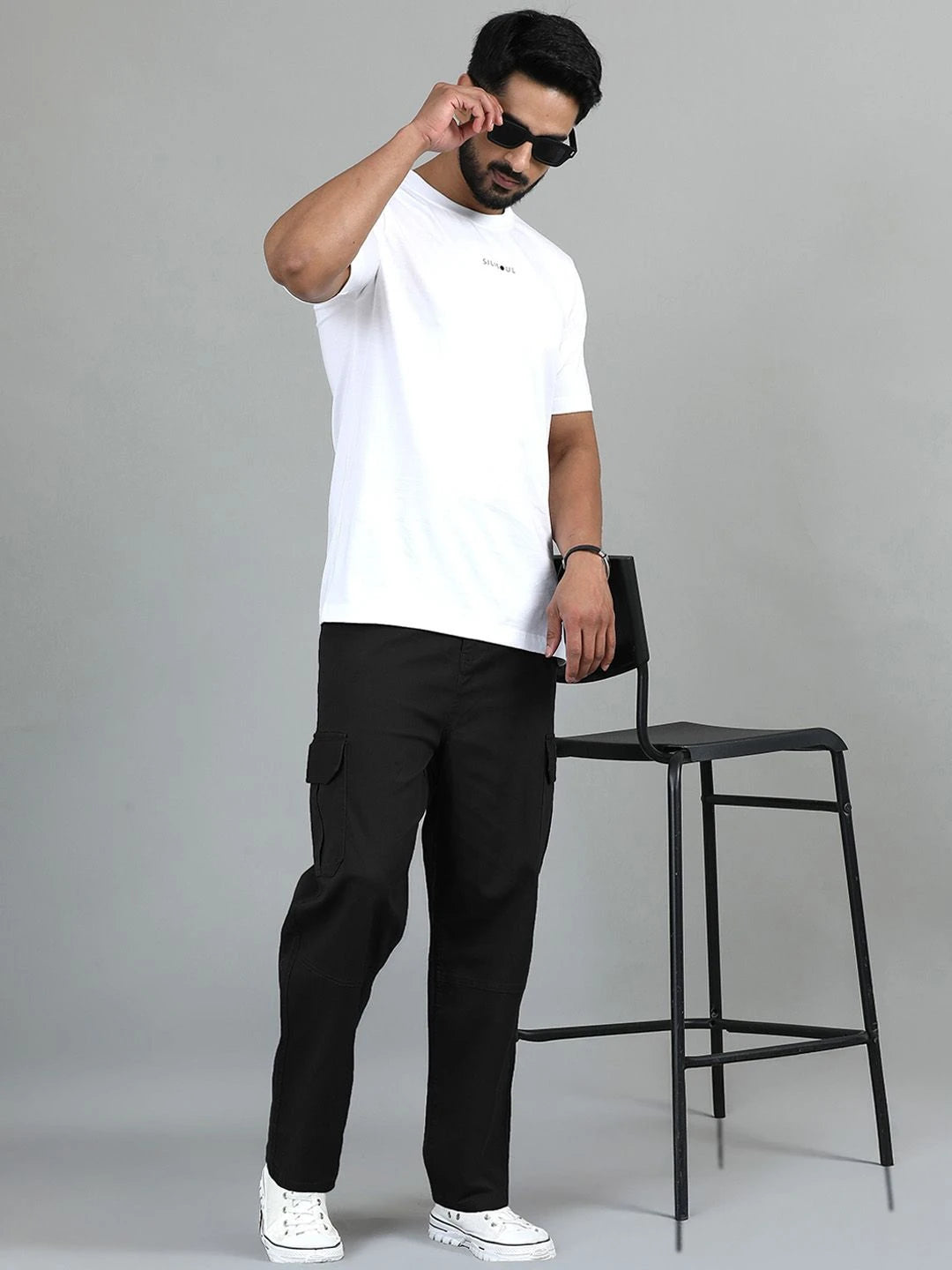Silisoul Black Loose Fit Cotton Mid-Rise Zip Woven Trousers