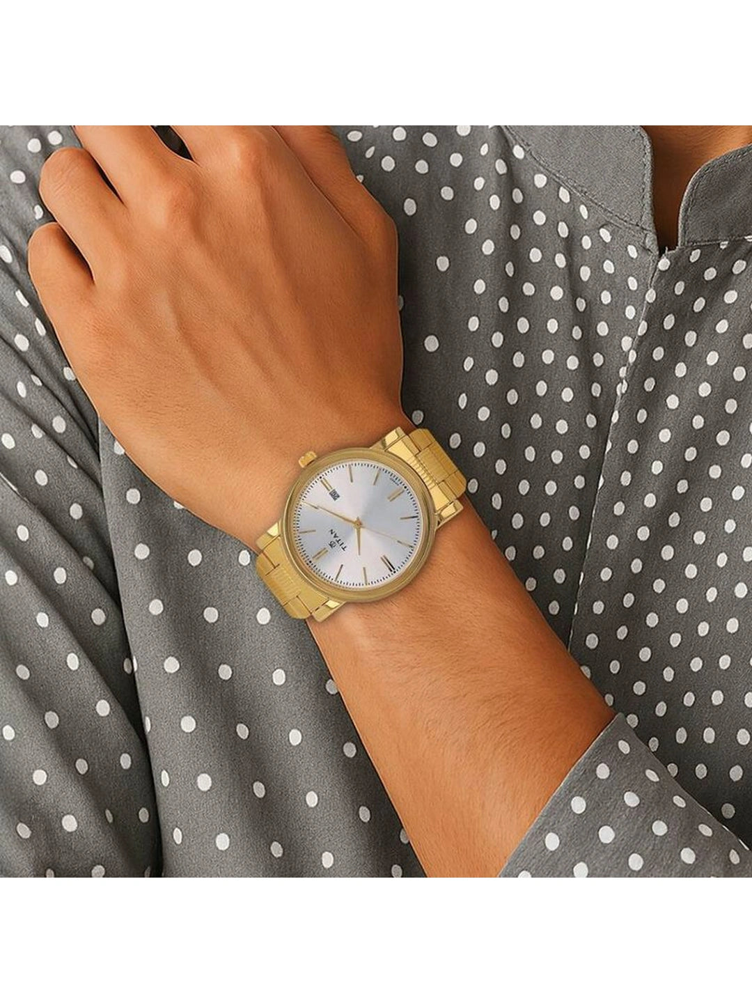 Titan Round Silver Dial Analog Watch - NU1712YM02