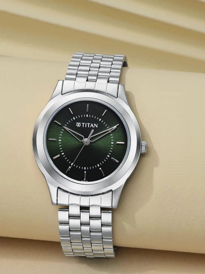 Titan Karishma Round Green Dial Analog Watch - 1648SM01