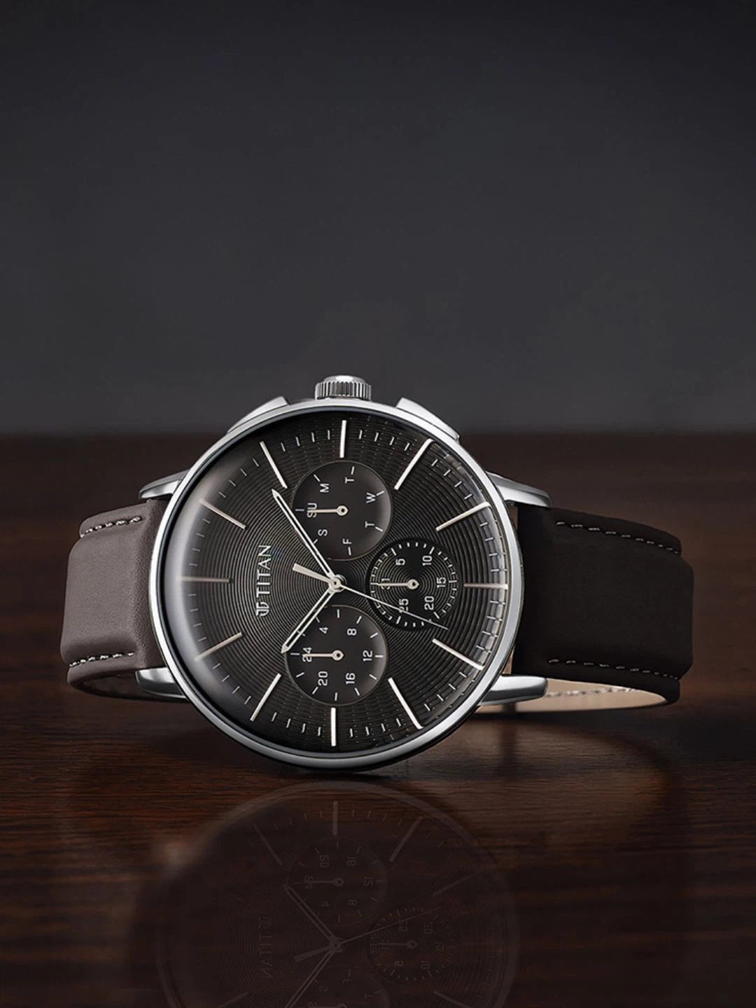 Titan Dial & Stainless Steel Strap Analogue Watch - 90200SL02