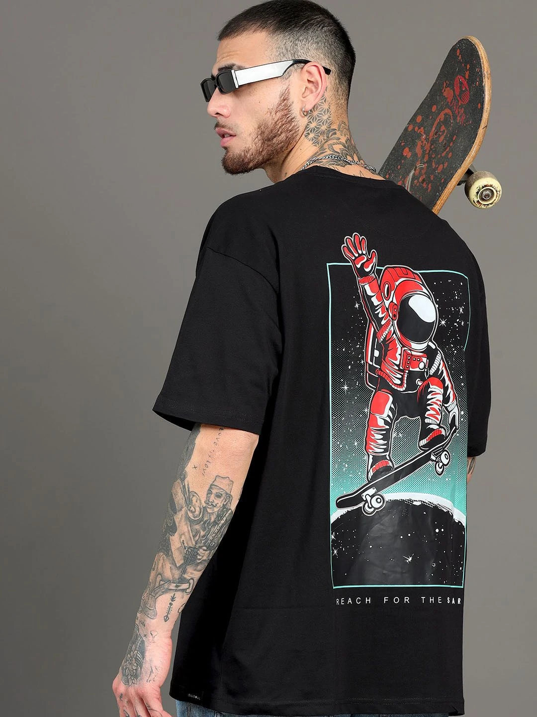 Silisoul Black Oversized Fit Graphic Print Cotton T-Shirt
