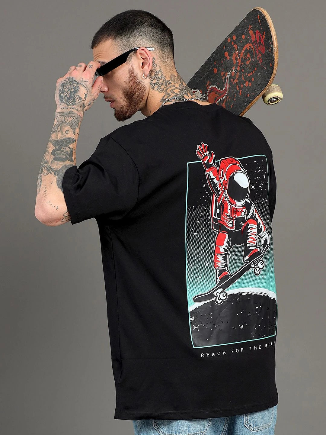 Silisoul Black Oversized Fit Graphic Print Cotton T-Shirt