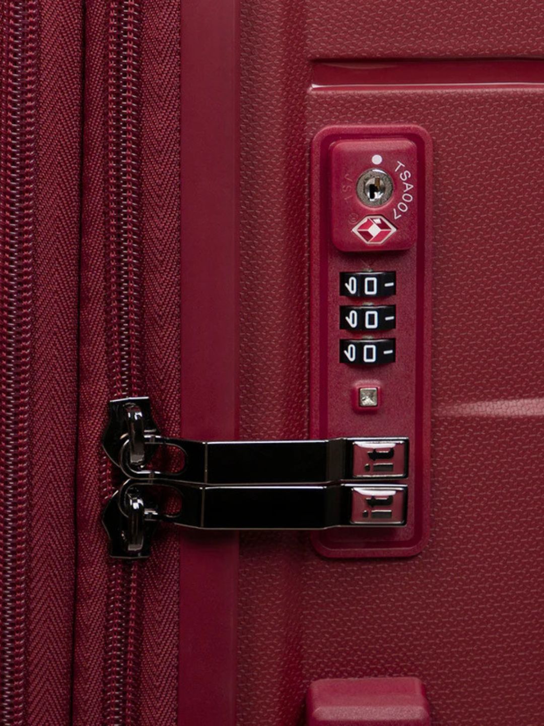 it luggage Momentous Red Check-in 24 Inches Trolley Bag