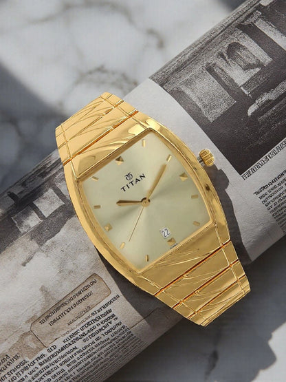 Titan Karishma Quartz Analog With Champagne Dial Watch - NT9315YM02
