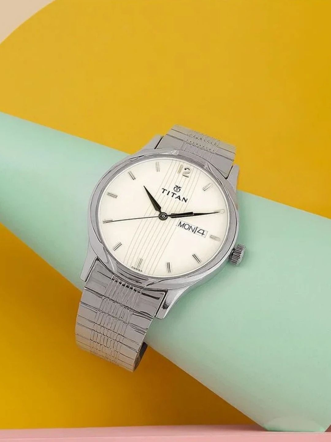 Titan Round Silver Dial Analog Watch - NU1580SM03