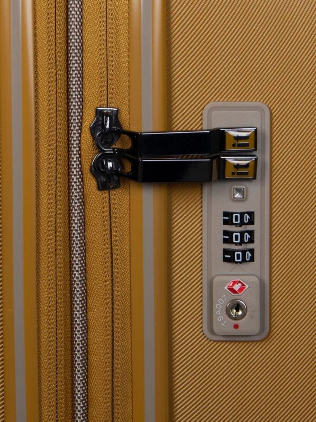 it luggage Rapidity Yellow Check-in 28 Inches Trolley Bag